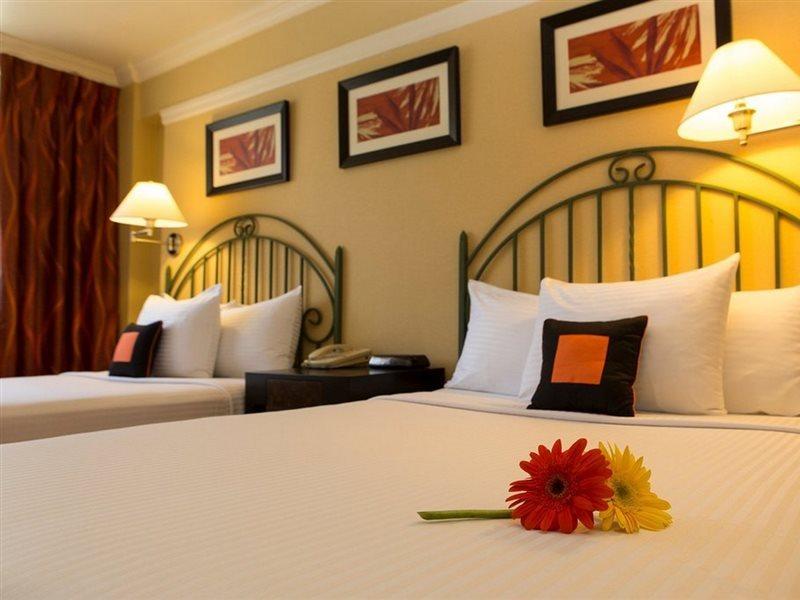 Kapok Hotel Port of Spain Luaran gambar