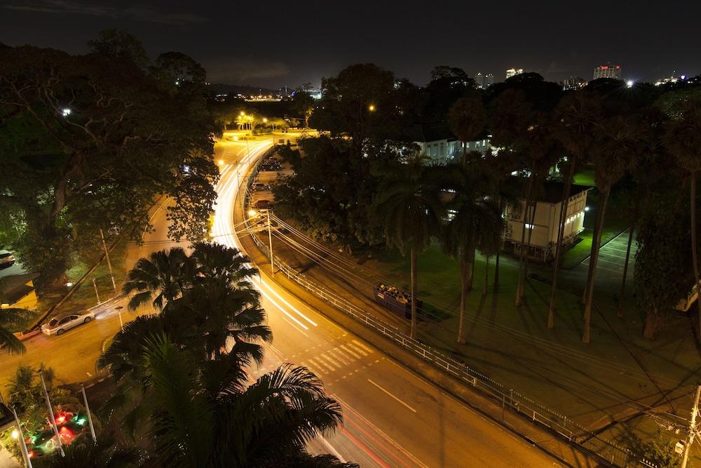 Kapok Hotel Port of Spain Luaran gambar
